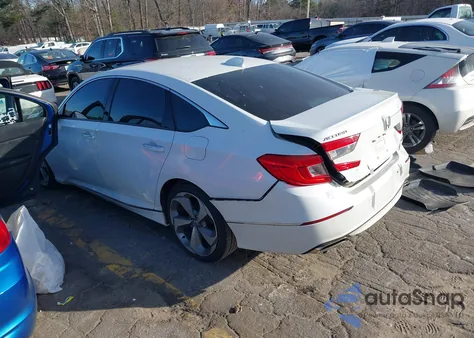 2018 Honda Accord Touring z USA, uszkodzony, nr VIN 1HGCV1F90JA043812